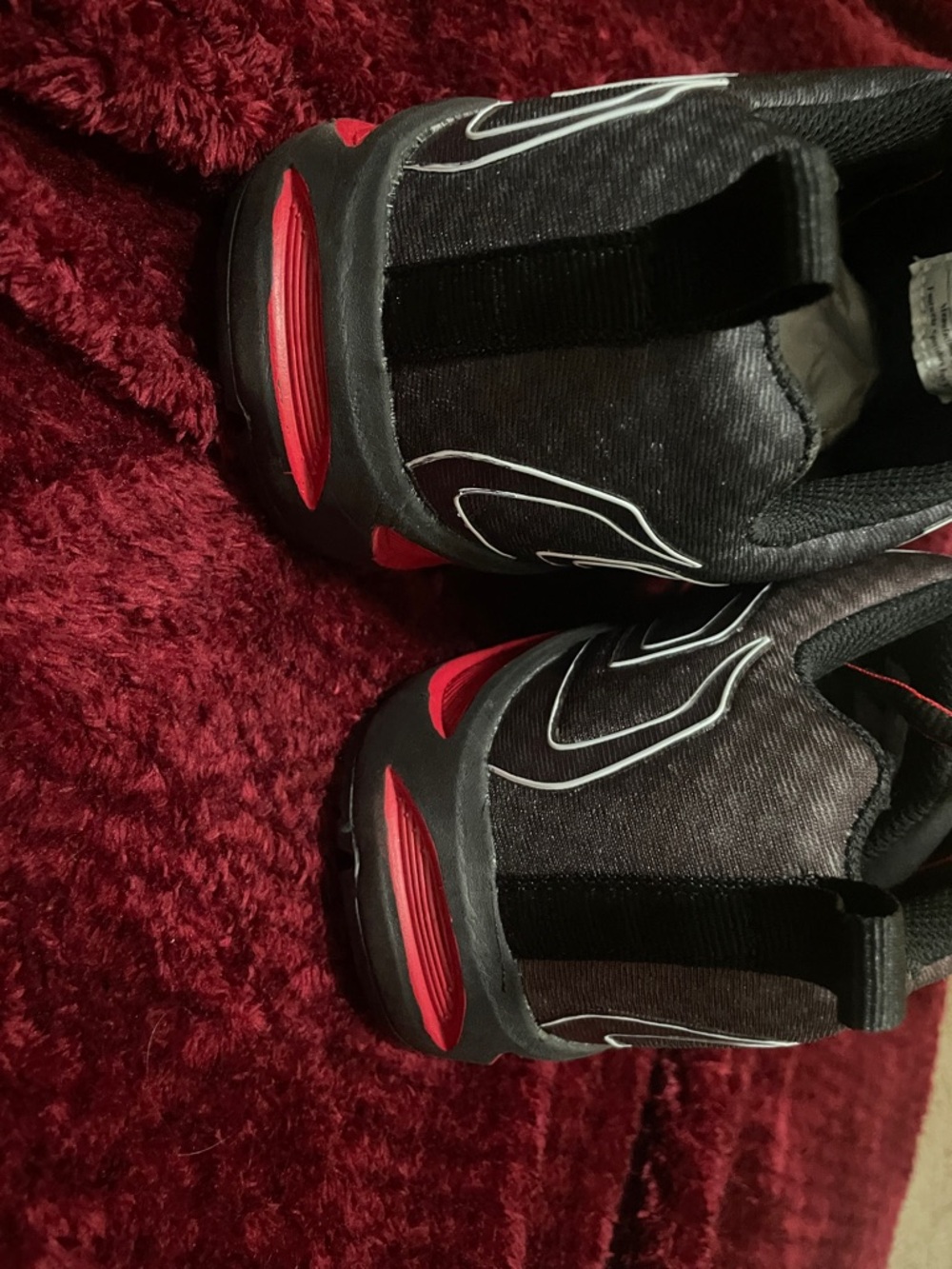 Nautilus Red and Black ESD Safety Lace-Up Sneakers - Picture 4 of 7